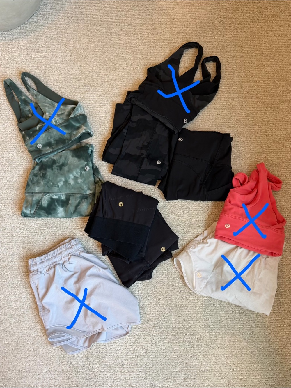 5 Lululemon items sizes 8 & 10